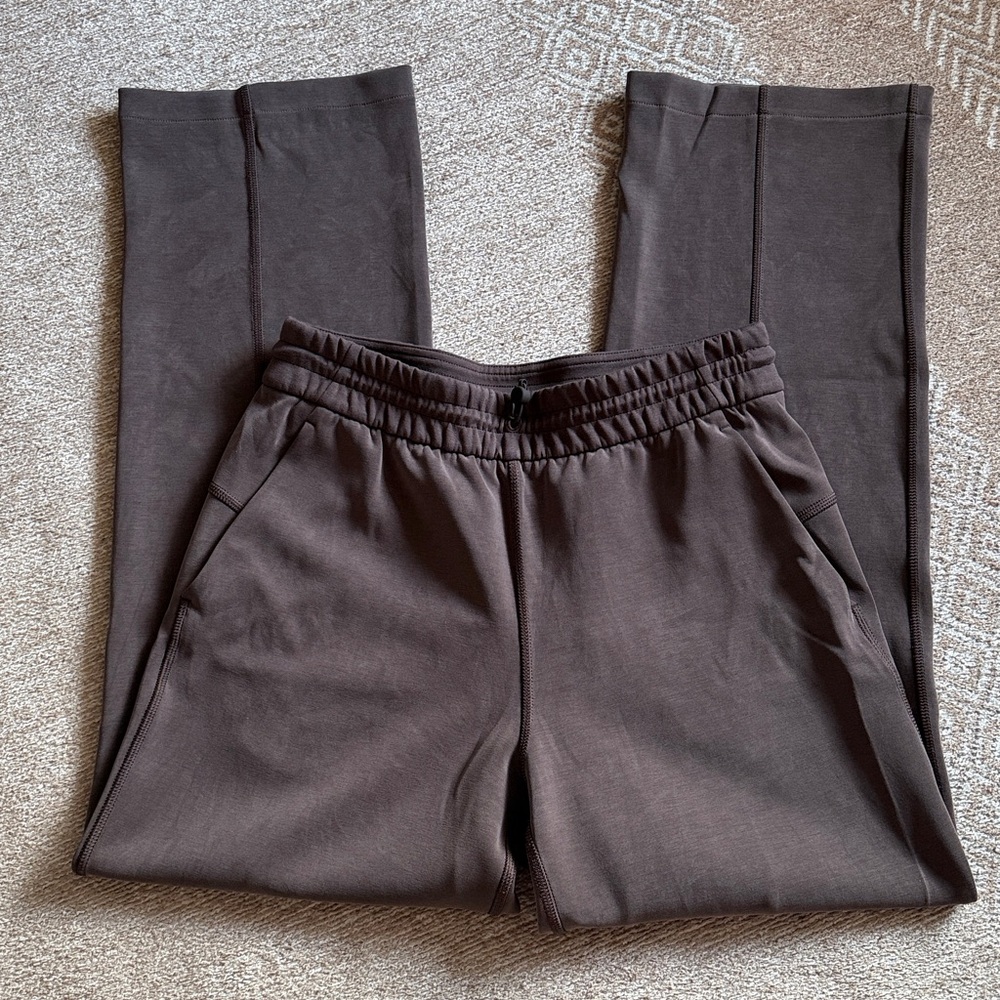 Lululemon Softstreme, Size 6 Short